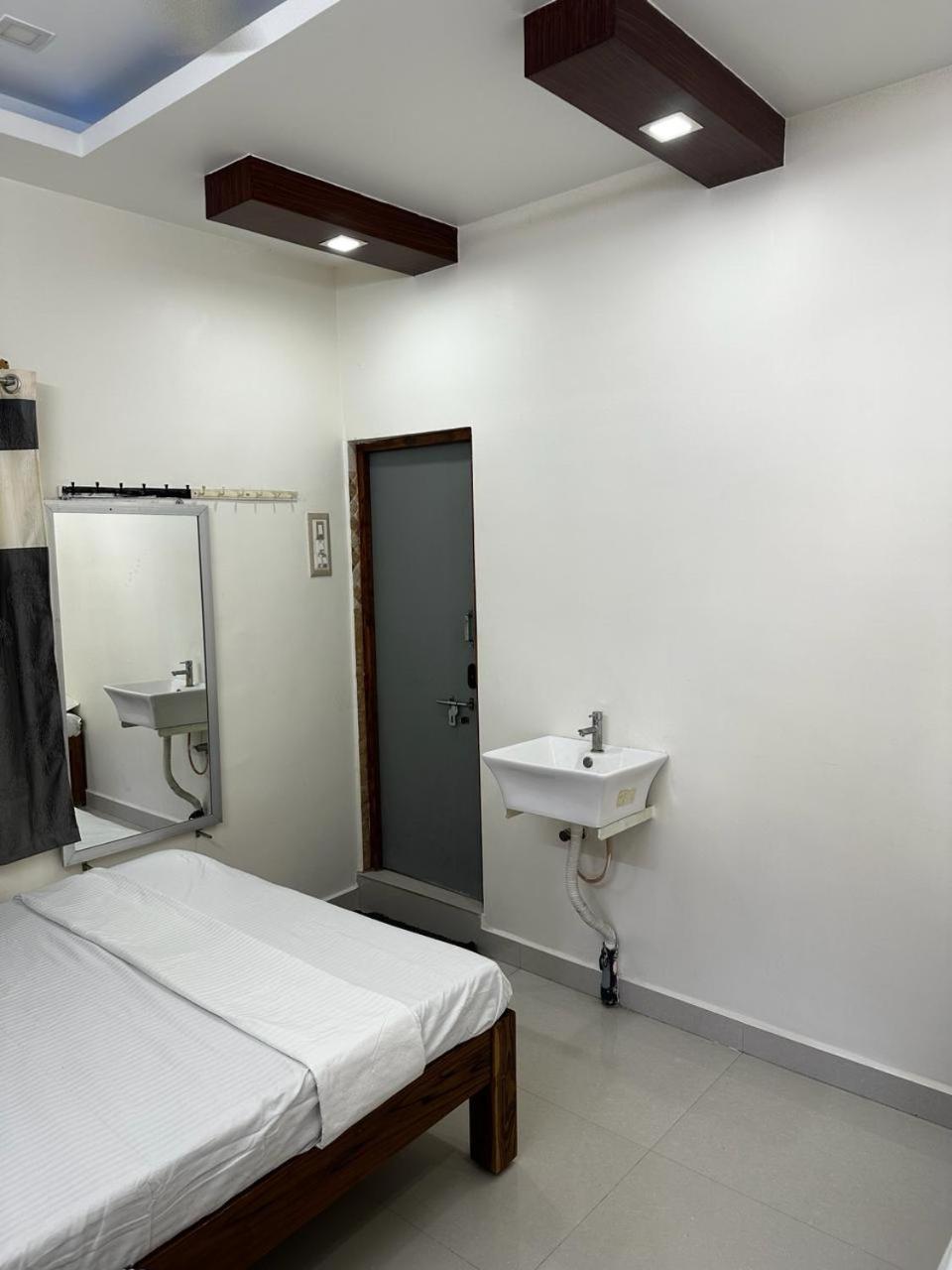 Temple View Home Stay Tiruvannāmalai Esterno foto