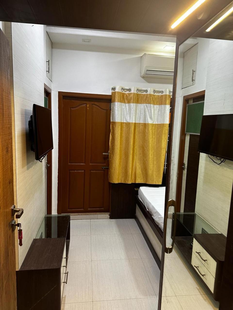 Temple View Home Stay Tiruvannāmalai Esterno foto