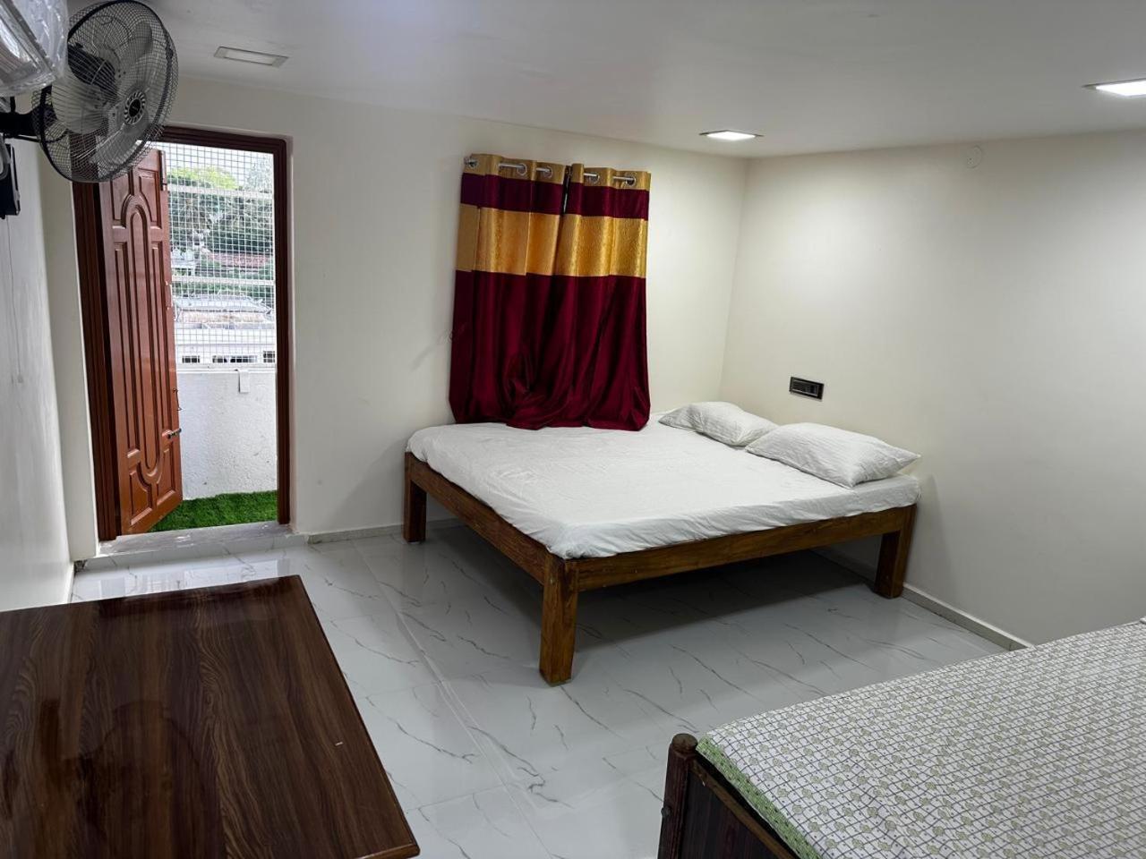Temple View Home Stay Tiruvannāmalai Esterno foto